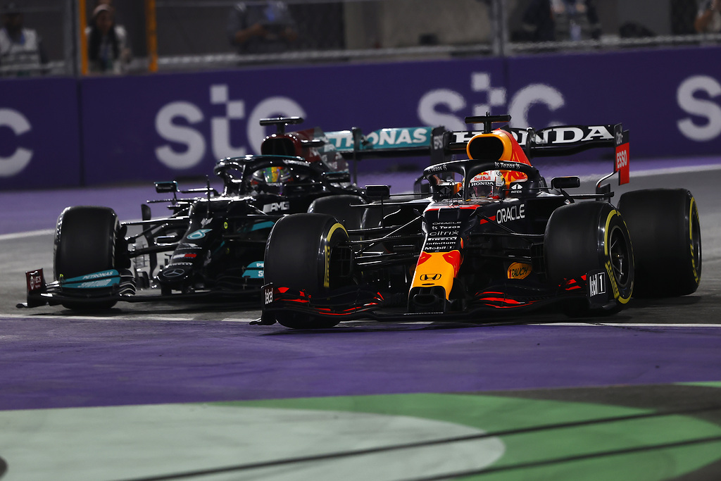 Gp Arabia Saudita, incidente Hamilton – Verstappen. Di chi è la colpa?
