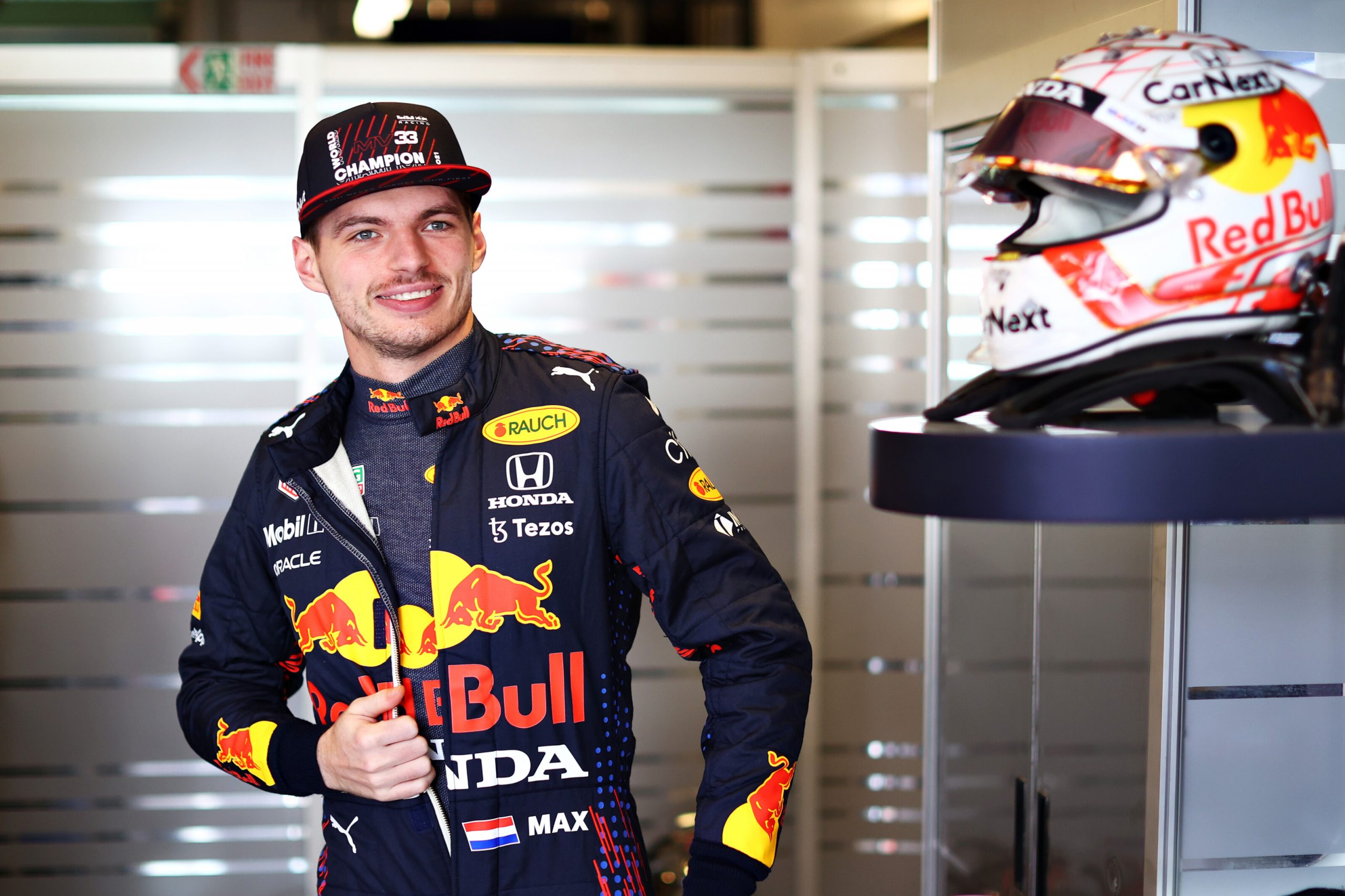 Max Verstappen della Red Bull userà il numero 1 nel 2022.