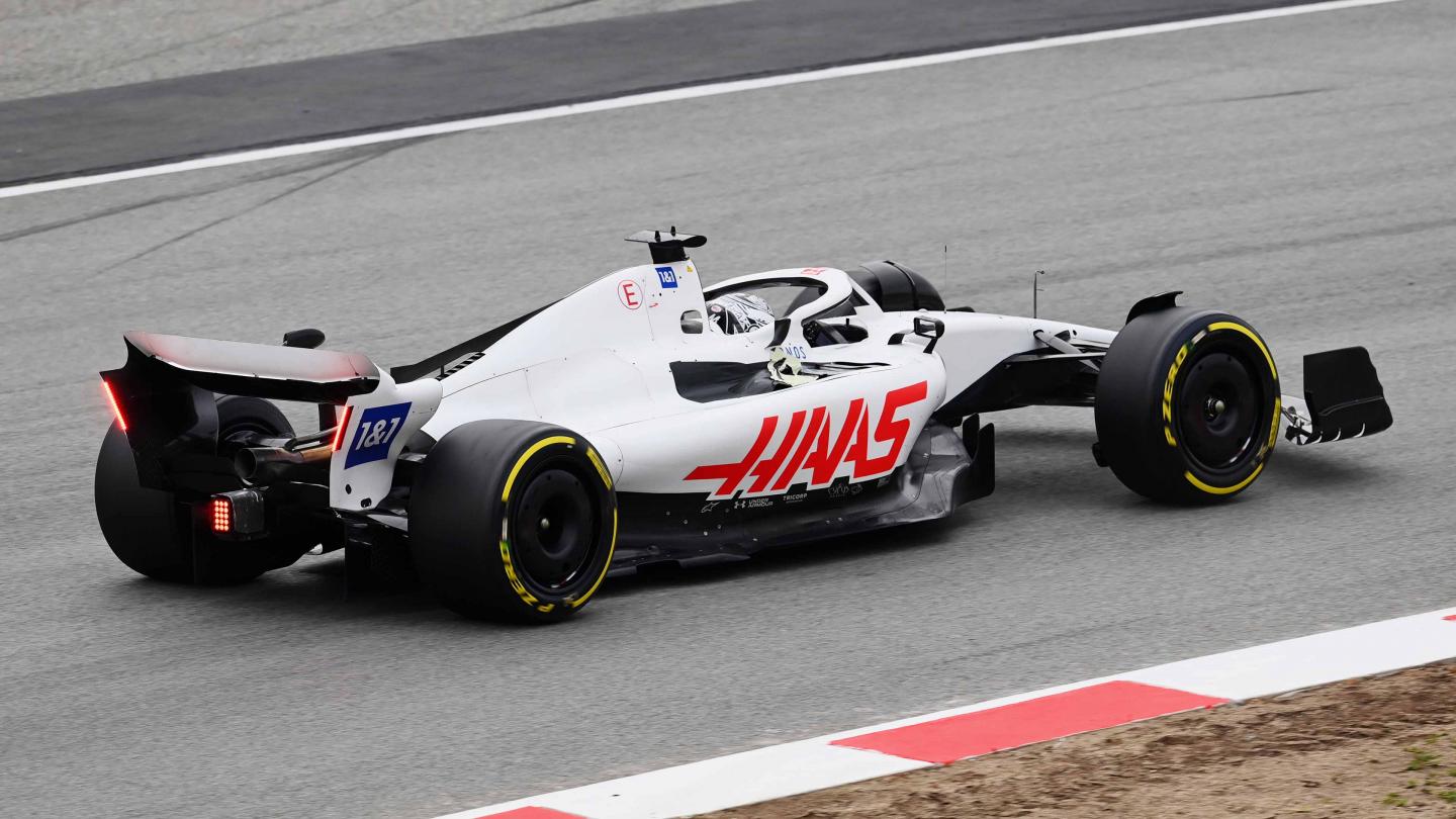 Haas in ritardo per i test pre-stagionali in Bahrain.