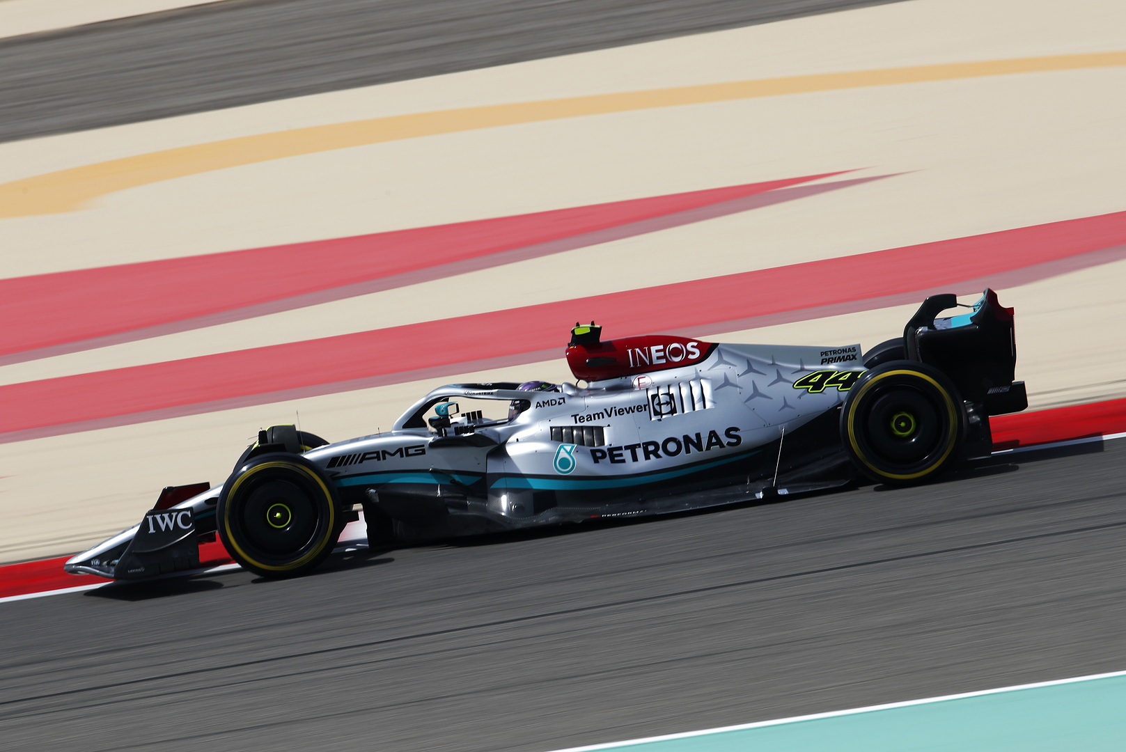 Diretta Test pre-stagionali di F1 in Bahrain (Giorno 2): Sainz vola, prima posizione per la rossa.