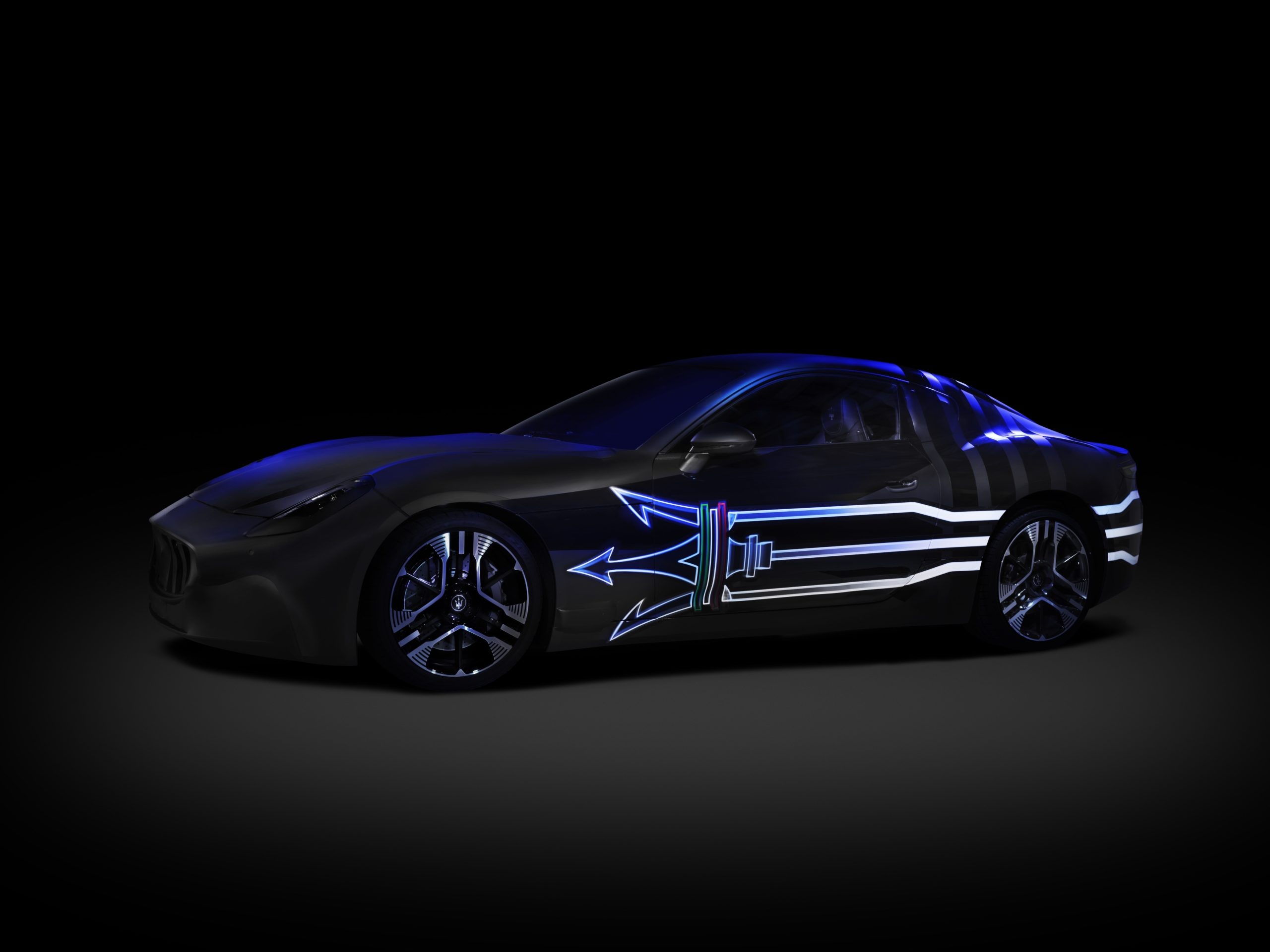 Maserati completamente elettrica entro il 2025.