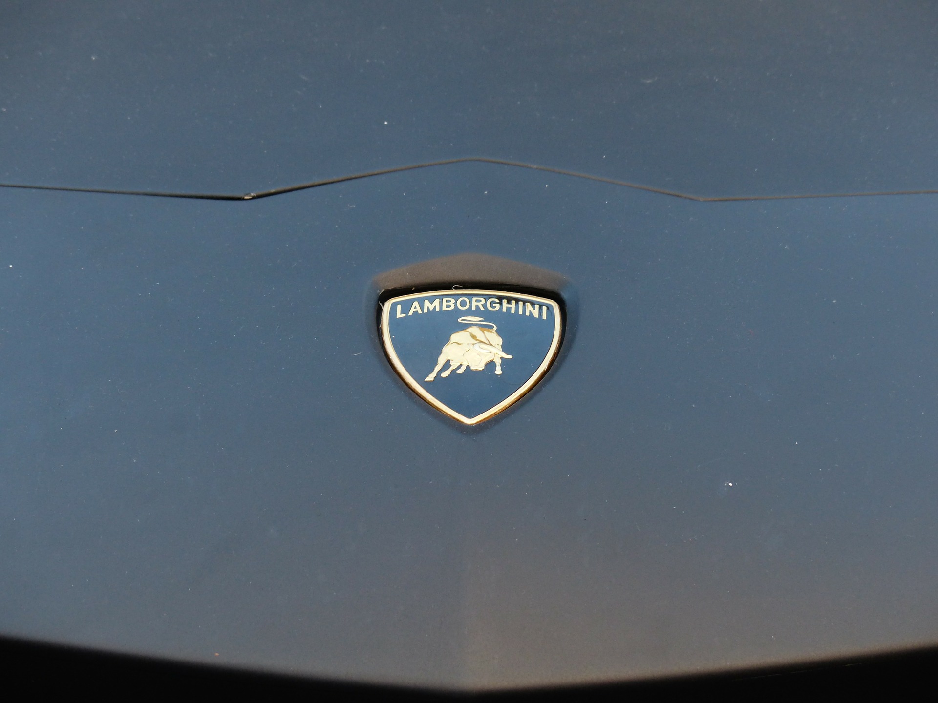 Nuova Lamborghini, l’erede dell’Aventador si vede in giro.
