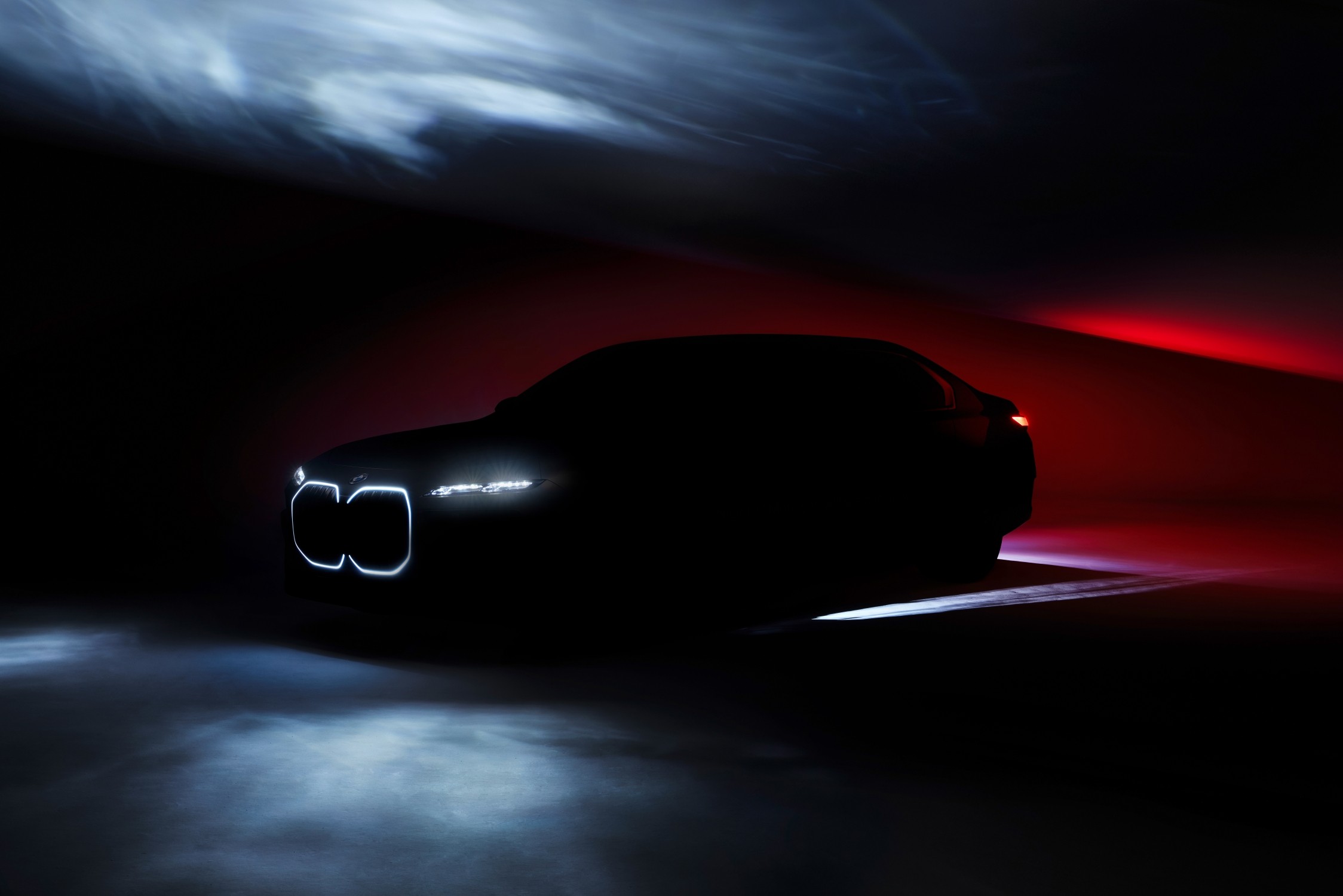 Teaser della nuova BMW i7, annunciata la data di presentazione.