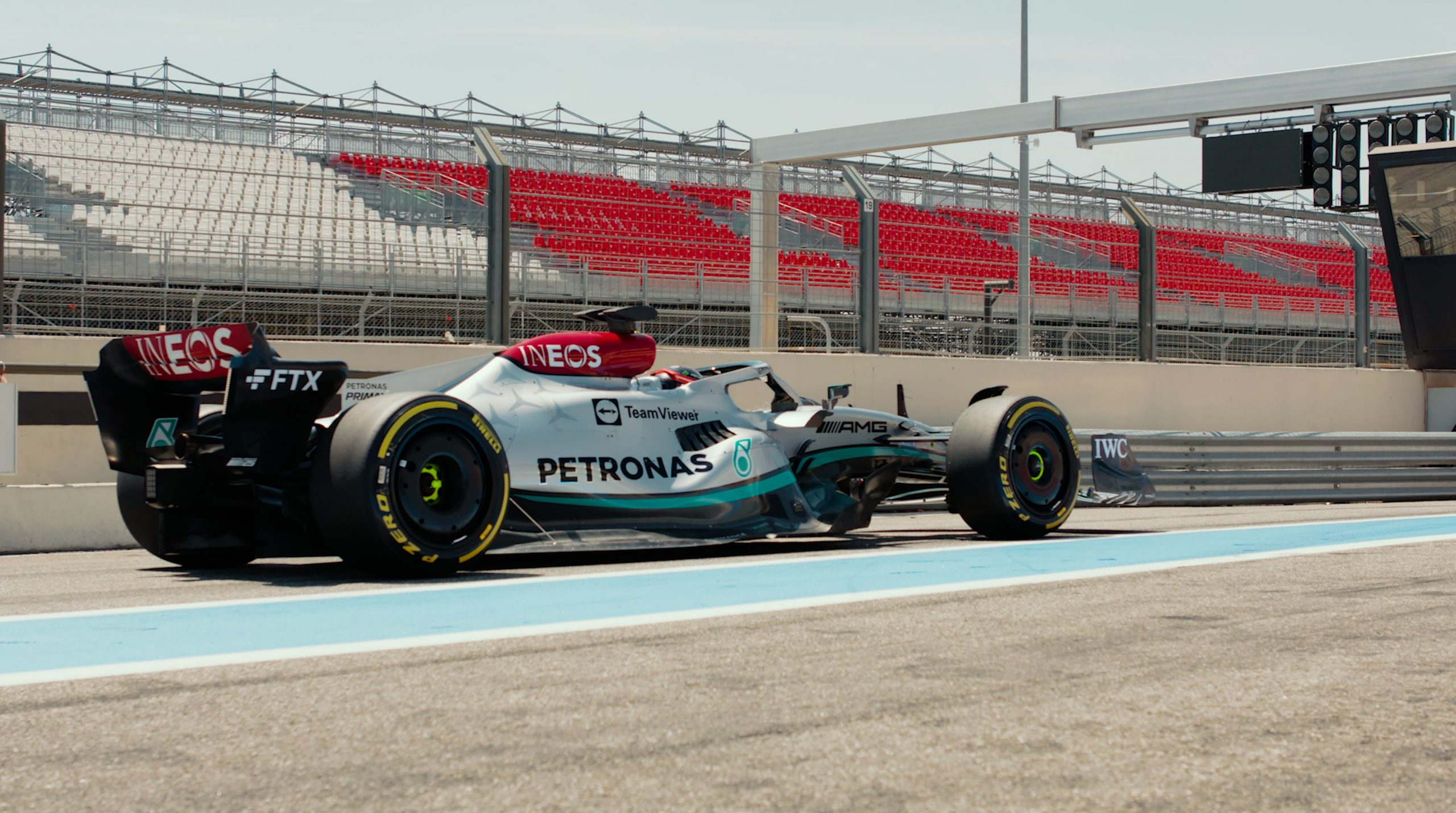 Mercedes in pista in Francia con Russell, provati gli aggiornamenti.