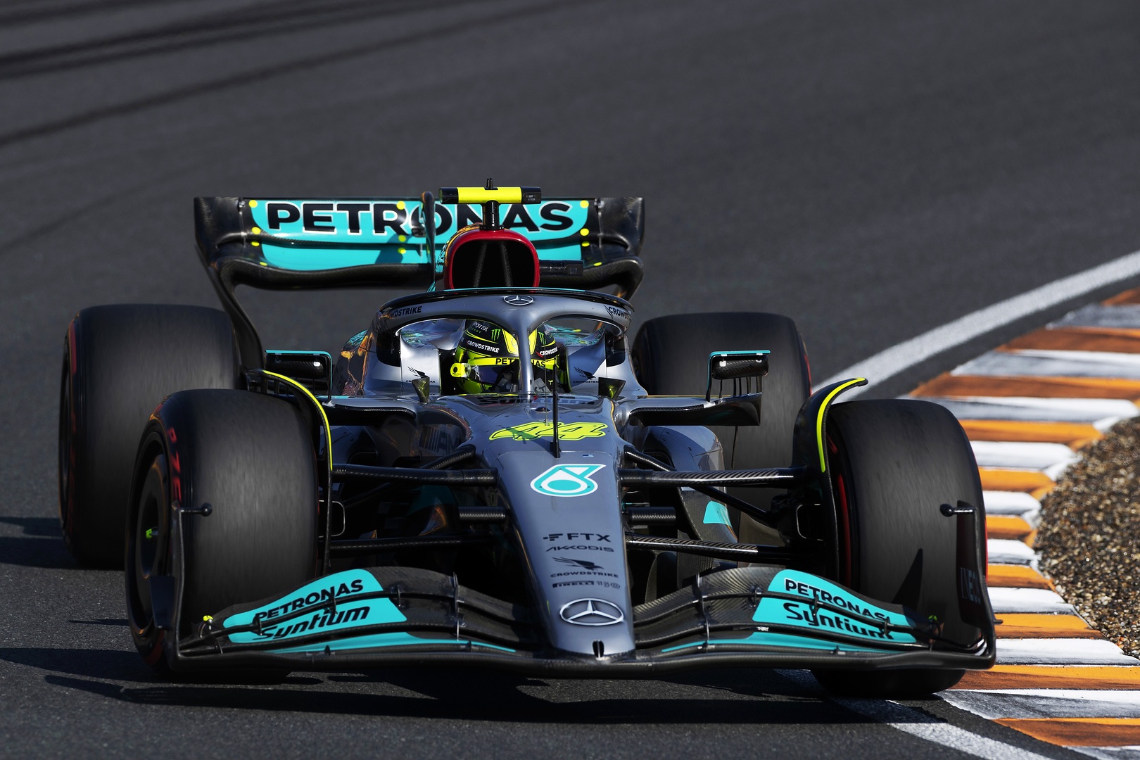 Penalità per Hamilton a Monza, cambierà motore.