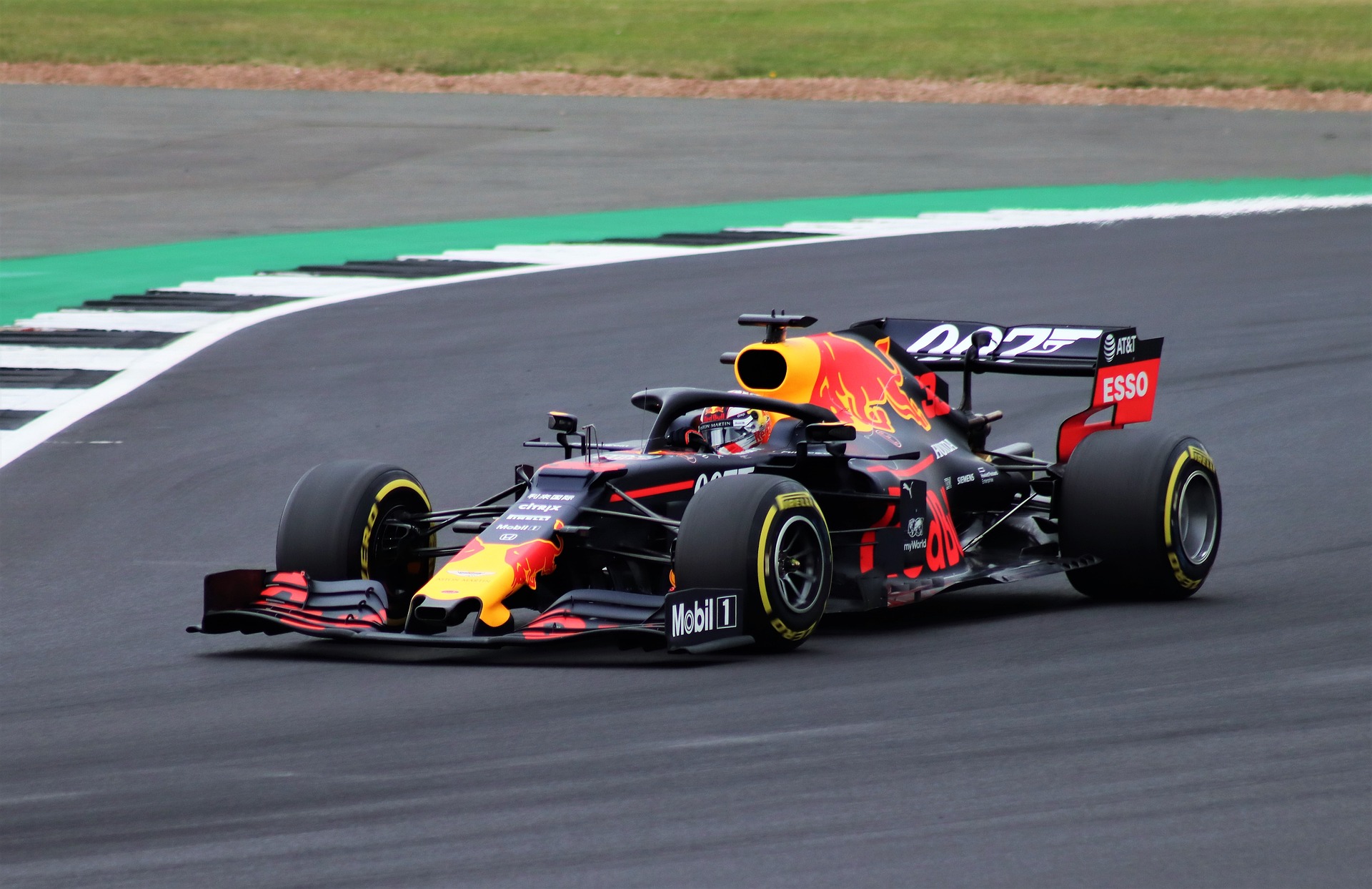 Horner contro Vettel: “Verstappen il pilota più talentuoso mai avuto”.