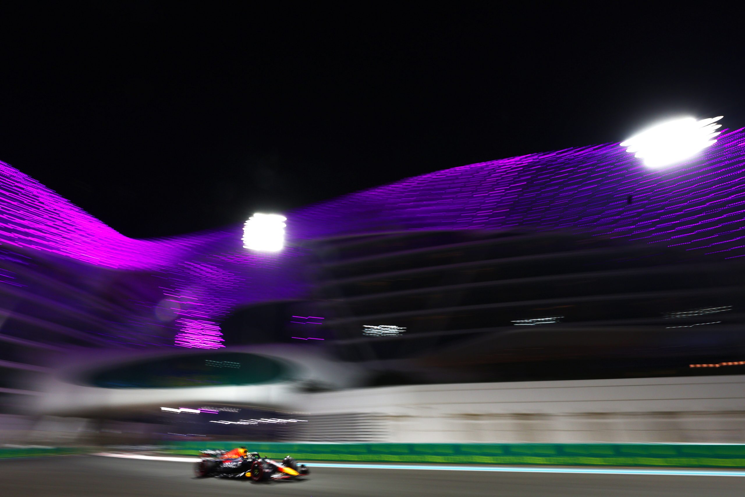 Qualifica Gp Abu Dhabi 2022: Verstappen incredibile, prima fila Red Bull.