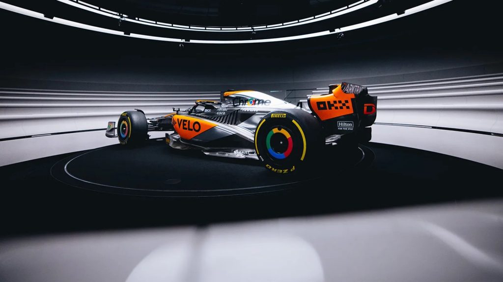 Nuova livrea per la McLaren a Silverstone.