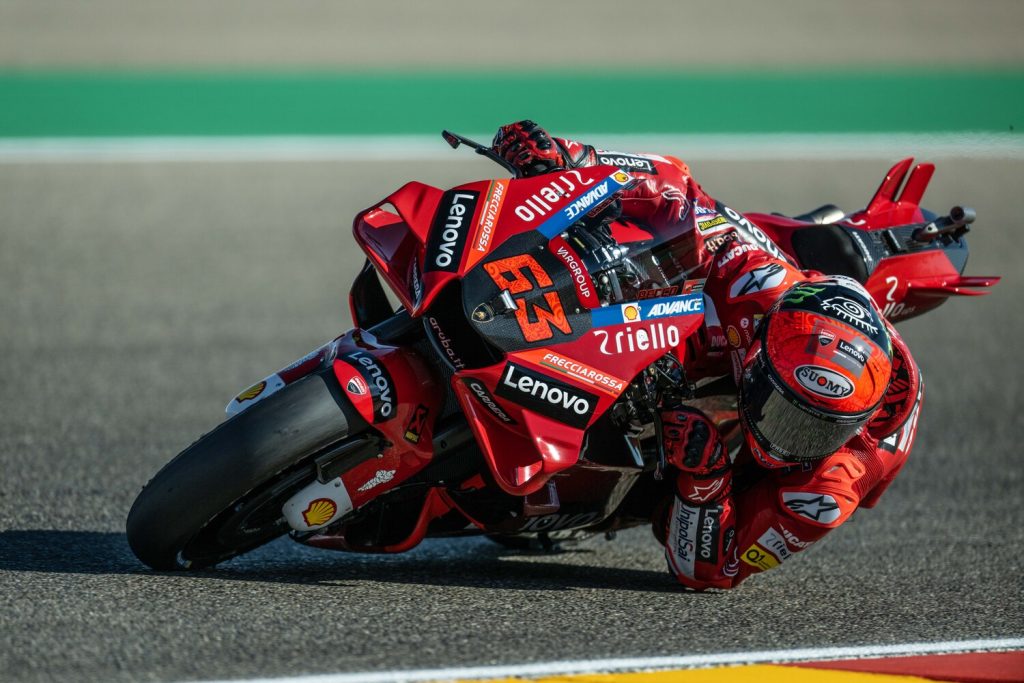 Qualifica, Gp Aragon 2022: Super Pole di Bagnaia, secondo Miller. Bastianini 3°.