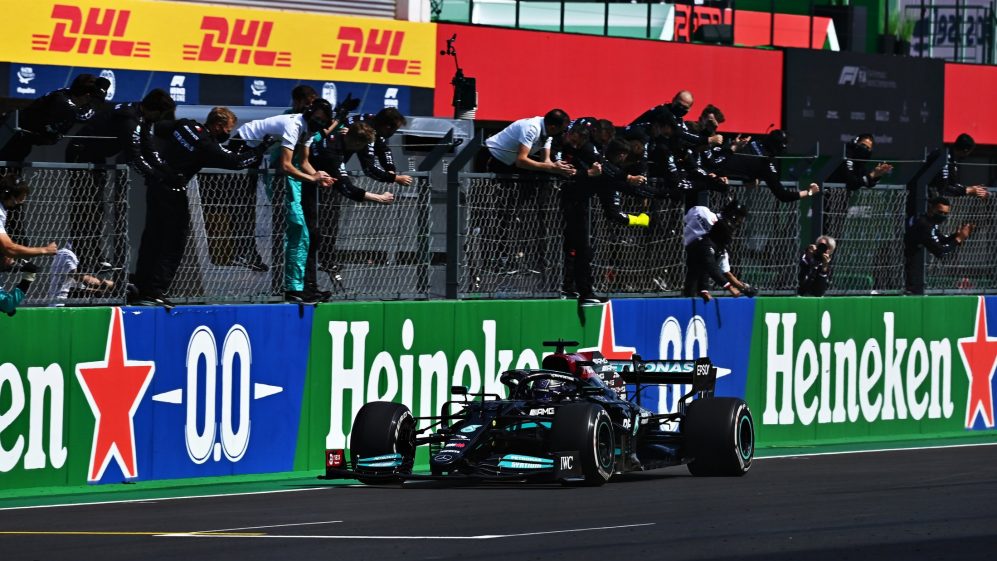 Gara Portogallo di F1: Hamilton vince davanti a Verstappen e Bottas, Ferrari 6° e 11°.