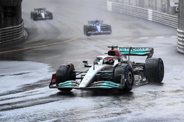 La Mercedes punta su George Russell?