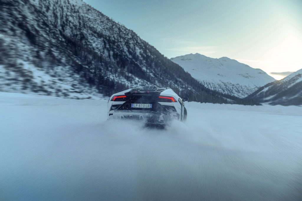 Lamborghini sulla neve grazie alla Huracan Sterrato [VIDEO]