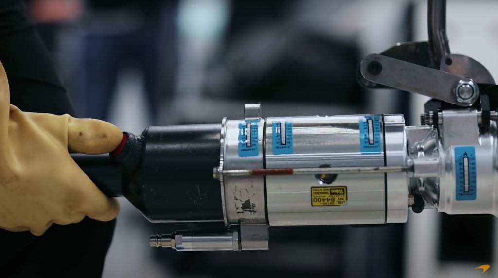 McLaren F1 Team accende il motore della vettura 2022, ecco il sound.