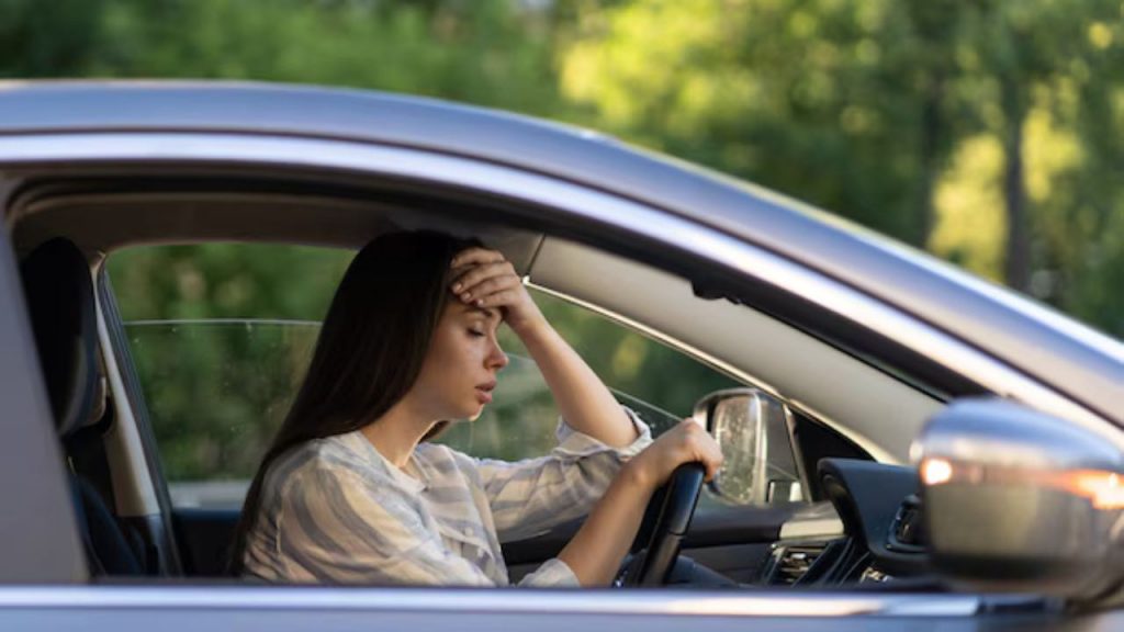 Automobilista si stente male in auto - malessere e disagi alla guida, non solo nausea o vomito - automotore