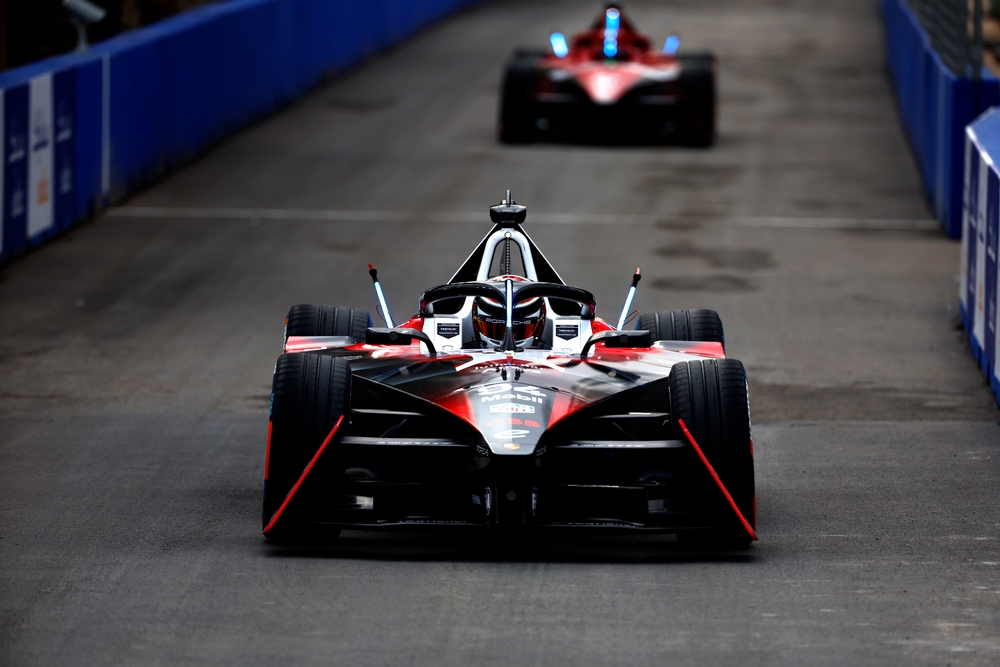 Gara Formula E 2023 a Diriyah 1: Pascal Wehrein vince. Entrambe le Maserati ritirate.