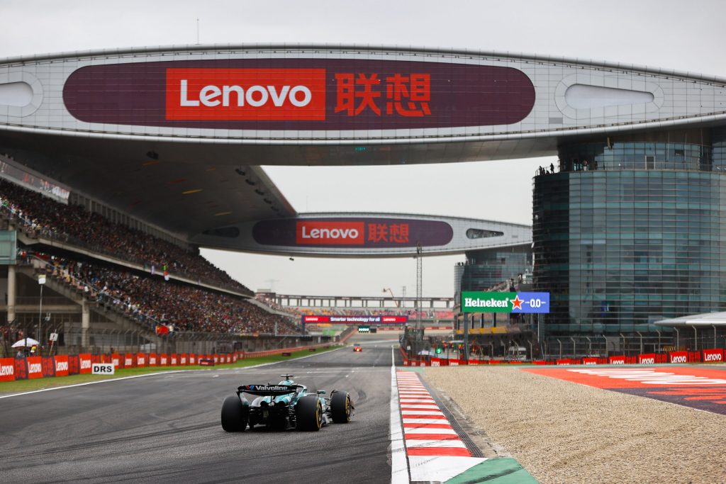 Qualifica Sprint Cina 2024: Lando Norris in Pole con la pioggia, Verstappen 4°.