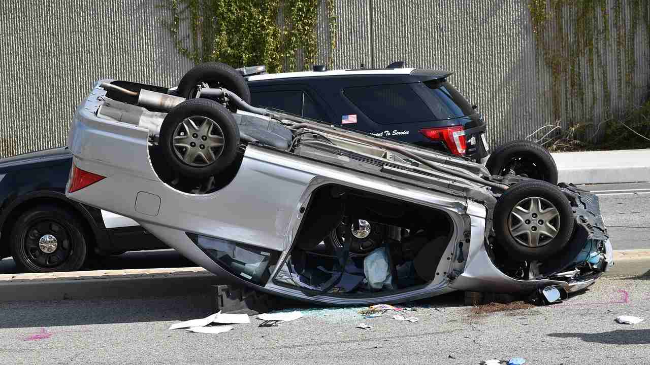 Incidente auto - fonte Pixabay - automotore.it