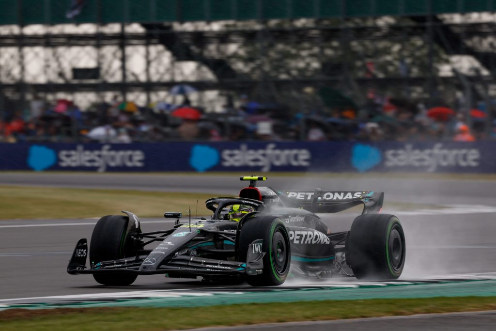 FP1 Ungheria F1 2023: Russell è il migliore sulla pioggia, Perez out.