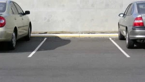 Parcheggio-striscia- automotore