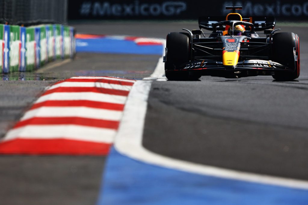 Qualifica Gp Messico 2022: Max Verstappen domina, Mercedes in top 3. Ferrari 5° e 7°.