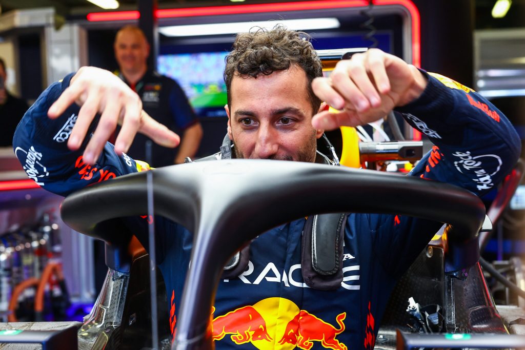 Ricciardo sostituisce De Vries?