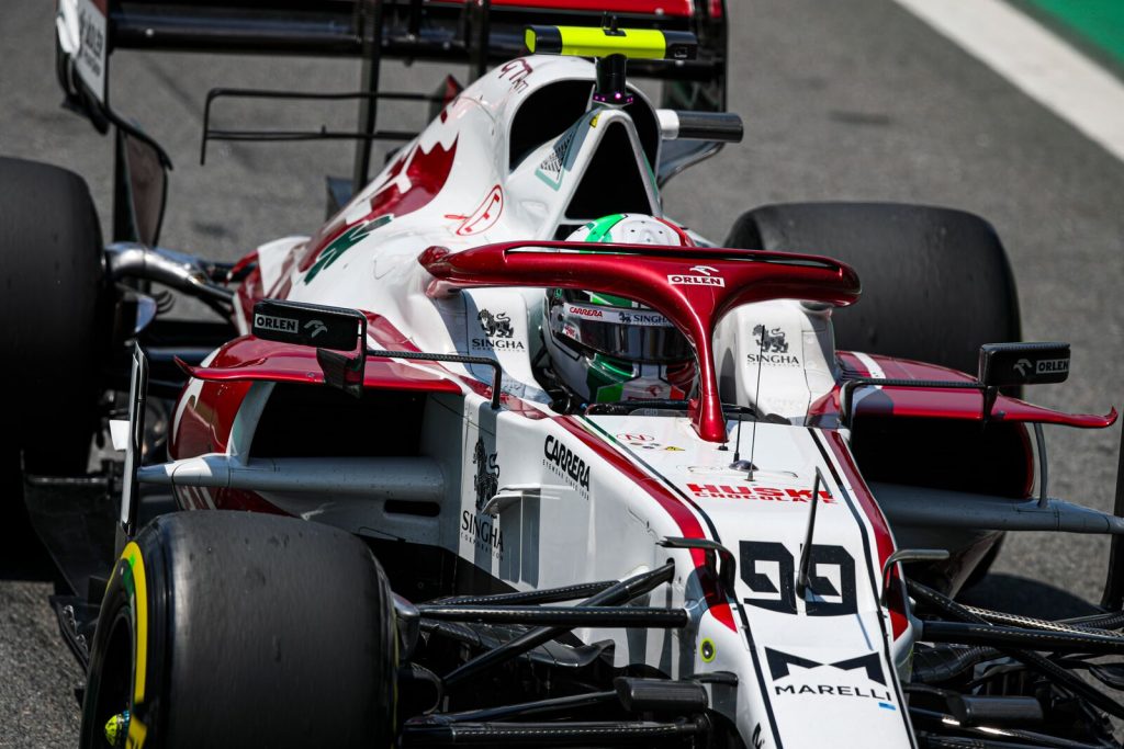 Addio Giovinazzi, entra Zhou in Alfa Romeo.