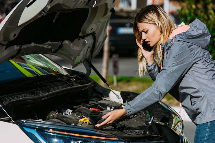 motore-auto-donna-Depositphotos.com- automotore