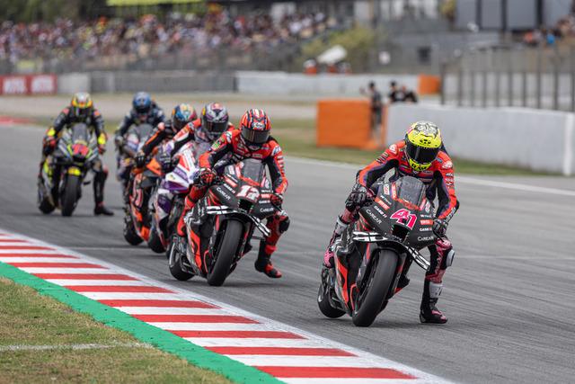 Gara Catalogna MotoGp 2023: Doppietta Aprilia, ritiro Bagnaia.