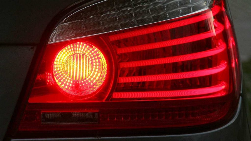 Luce-del-freno-fonte-Pixabay- automotore
