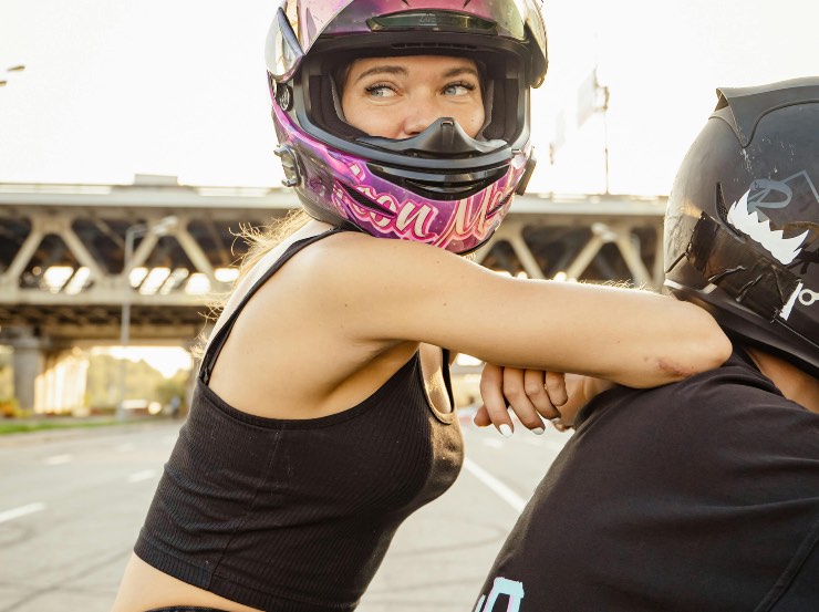 passeggero moto - pexels- automotore