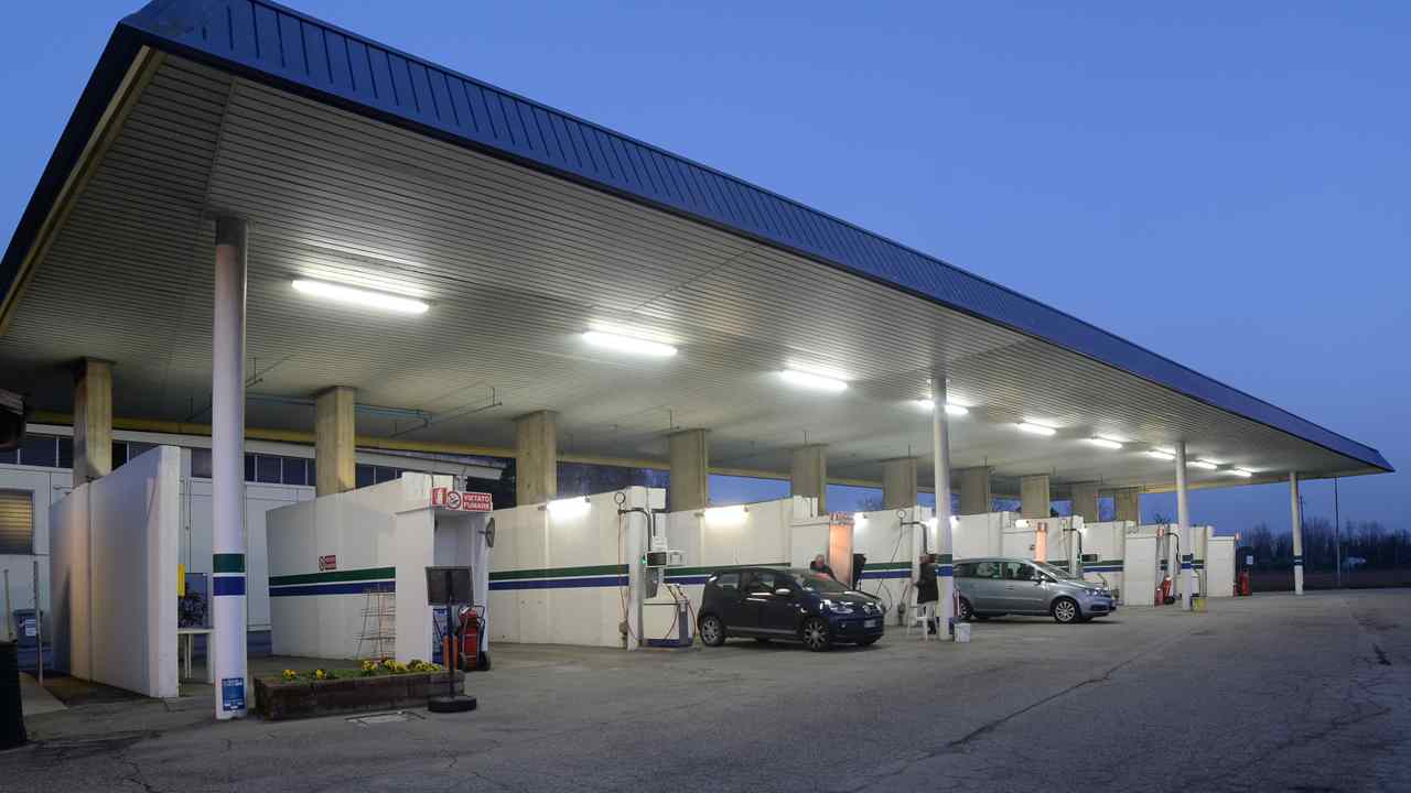 stazione-benzina- automotore